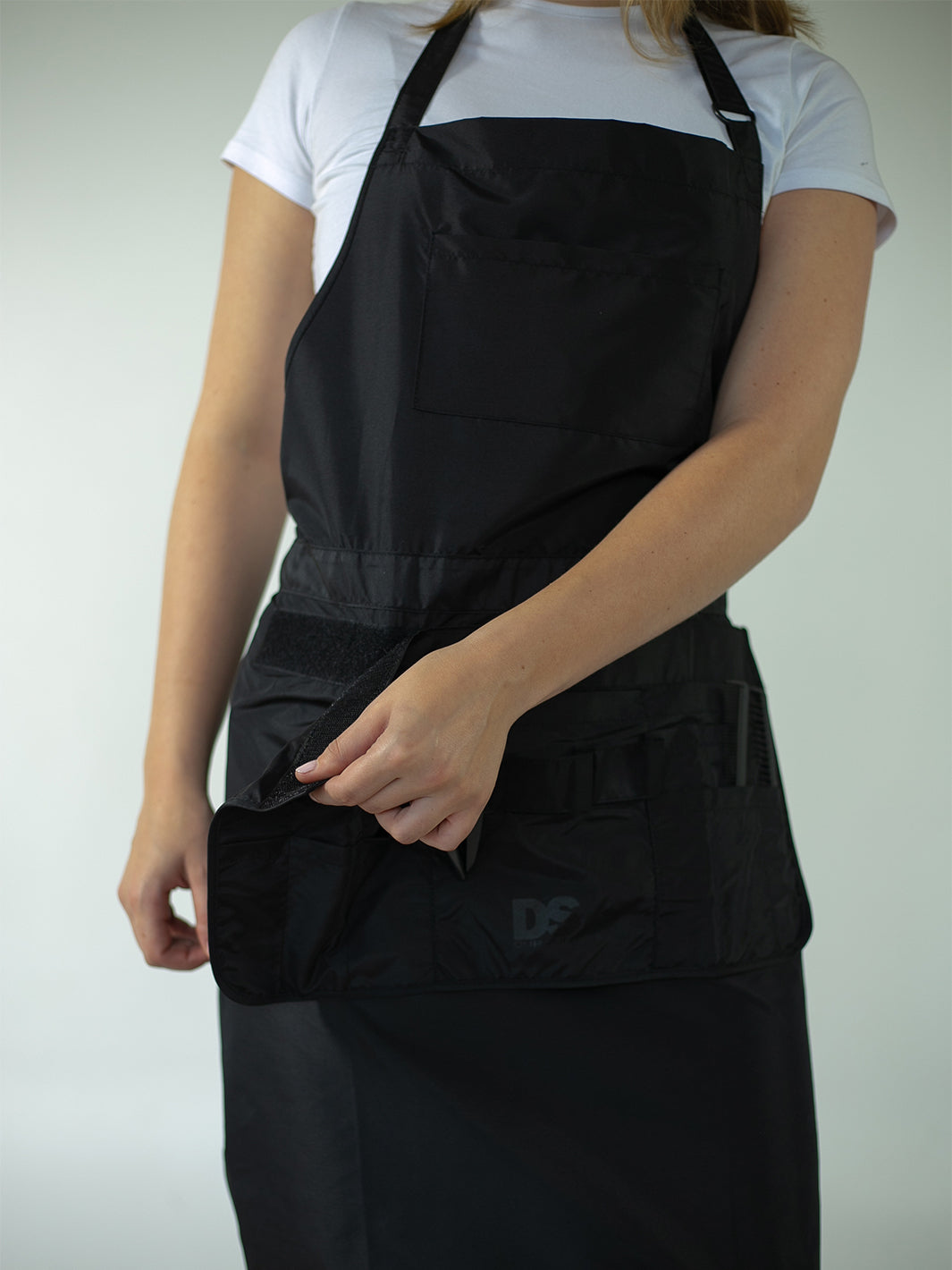 WATERPROOF APRON WITH TEAR AWAY TOOL POD - BLEACH RESISTANT