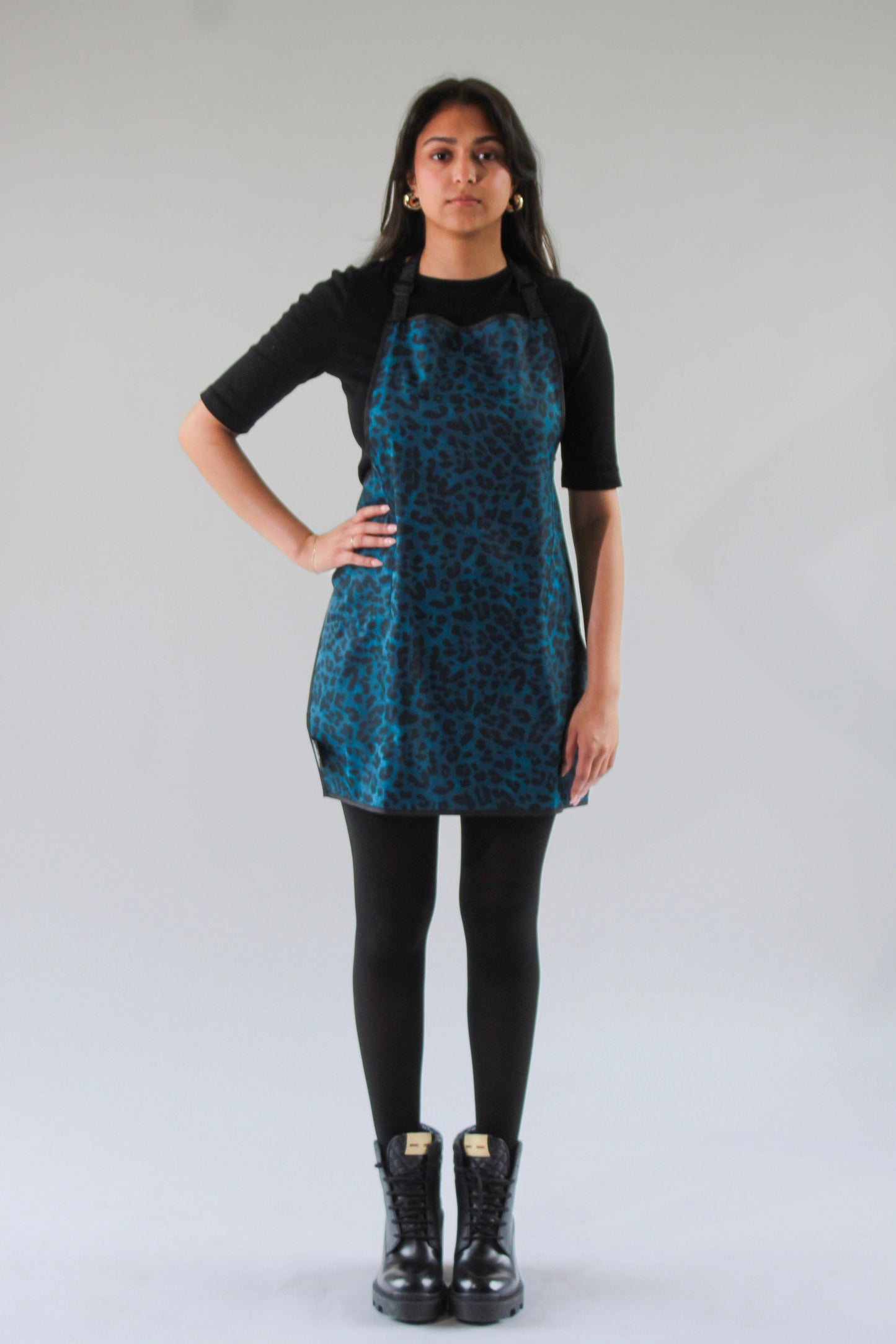 2FACED LEOPARD FIX REVERSIBLE APRON