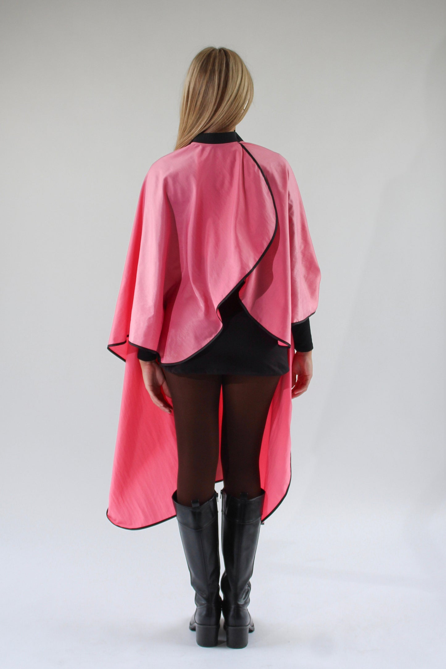 DURALUXE LIQUID BLOWOUT BARBIE STYLING CAPE