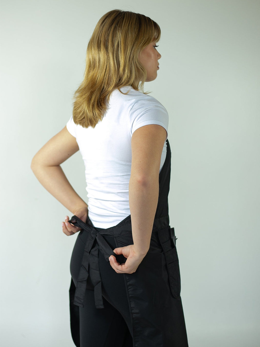 WATERPROOF APRON WITH TEAR AWAY TOOL POD - BLEACH RESISTANT