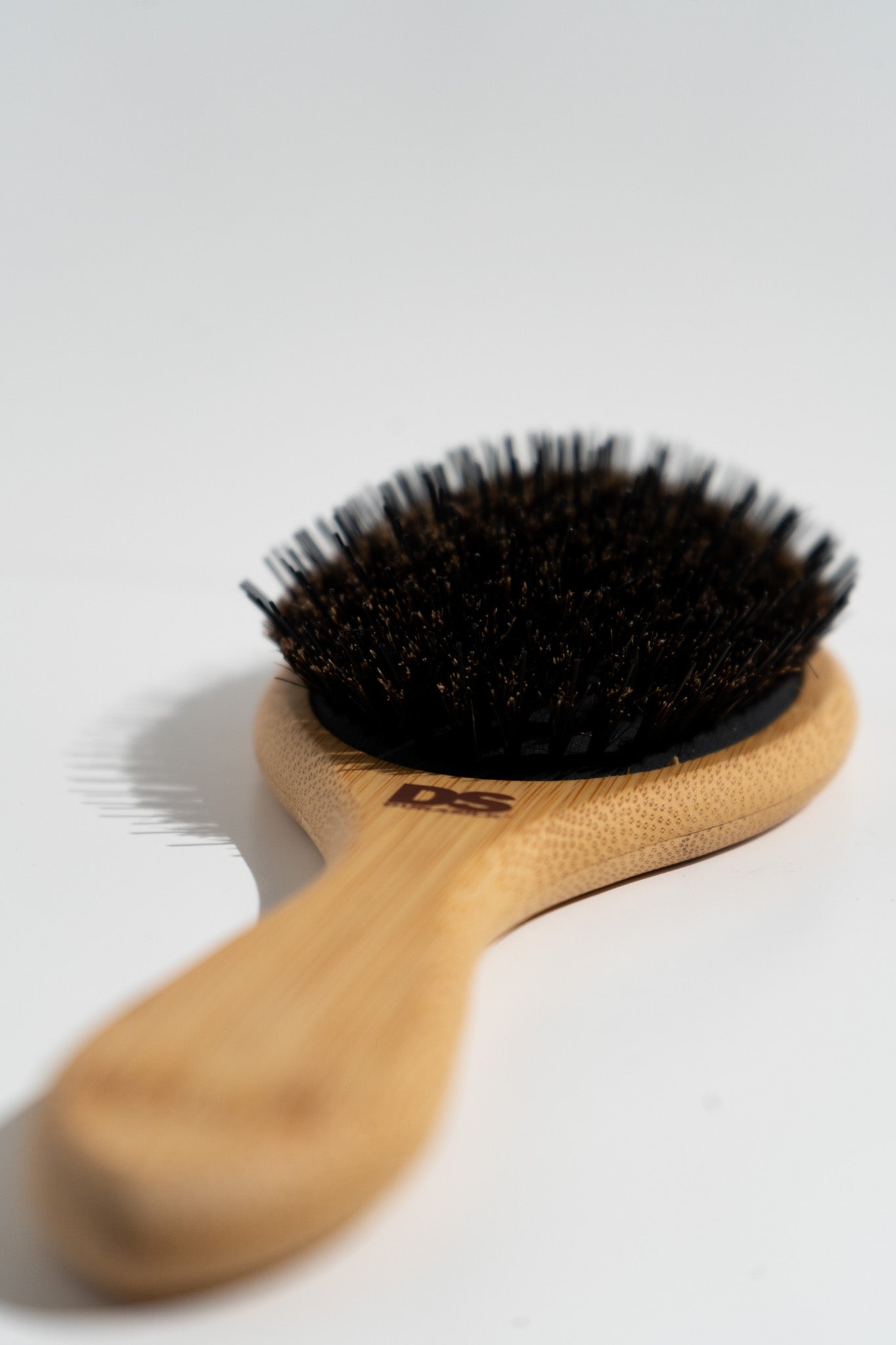 DS IONIC-INFUSED BAMBOO OVAL BRUSH
