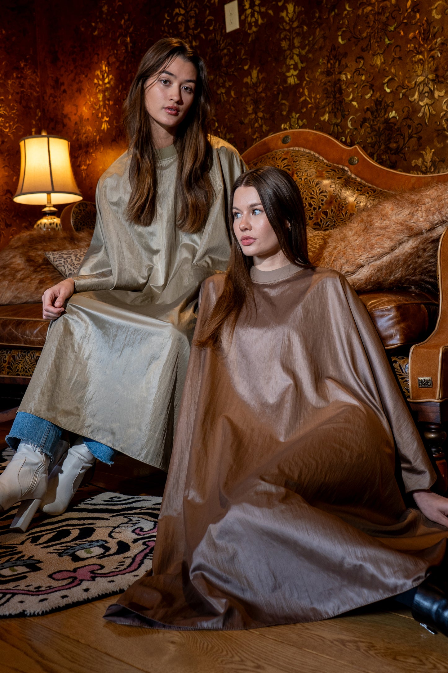 A DURALUXE LIQUID CHAMPAGNE MIST SILICONE COLLAR CAPE CUSTOM BRANDING