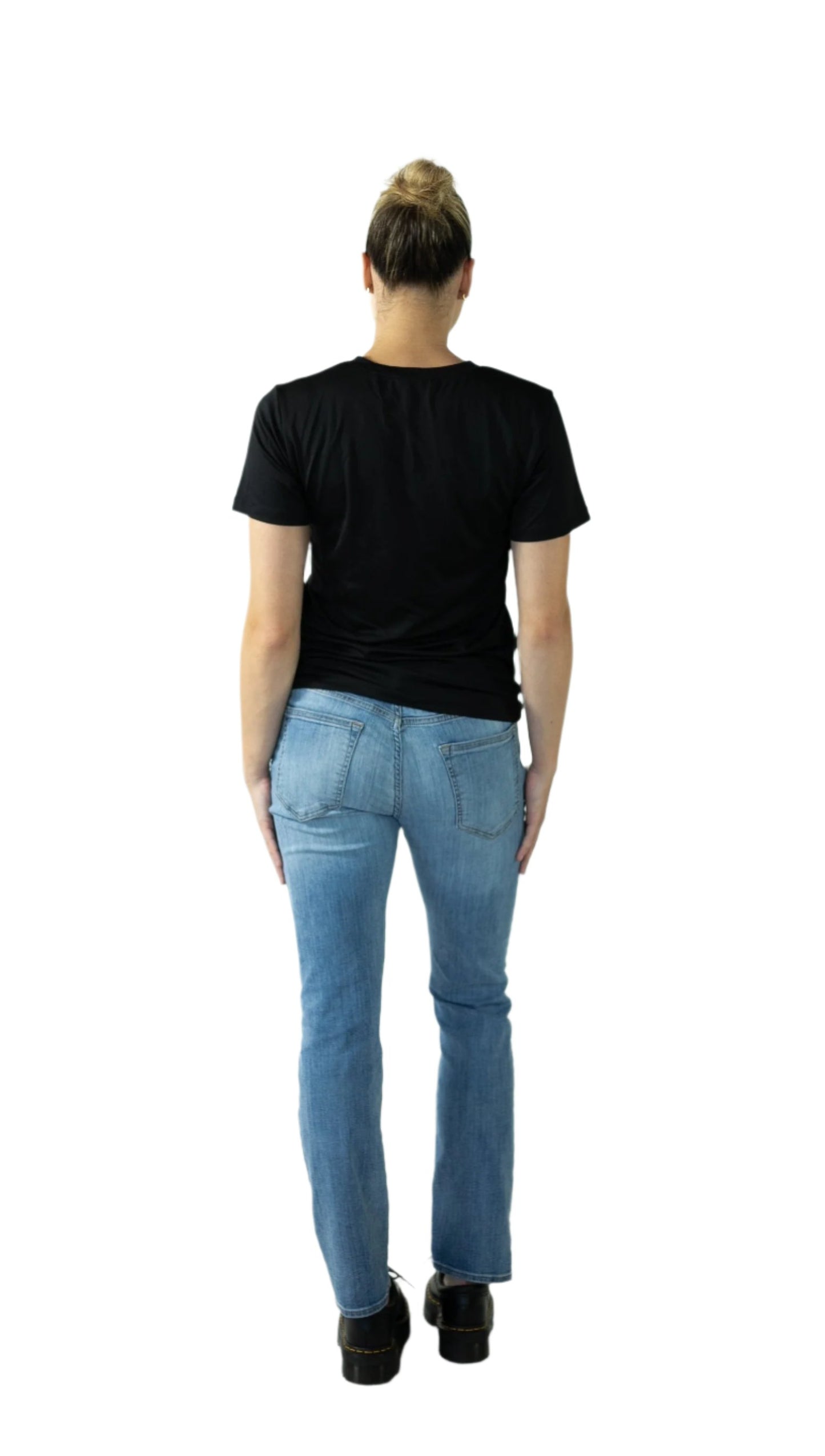 BRANDING STUDIO KIT 3: 4 WATERPROOF CAPES / 4 WATERPROOF APRONS / 4 SHIRTS WITH LOGO