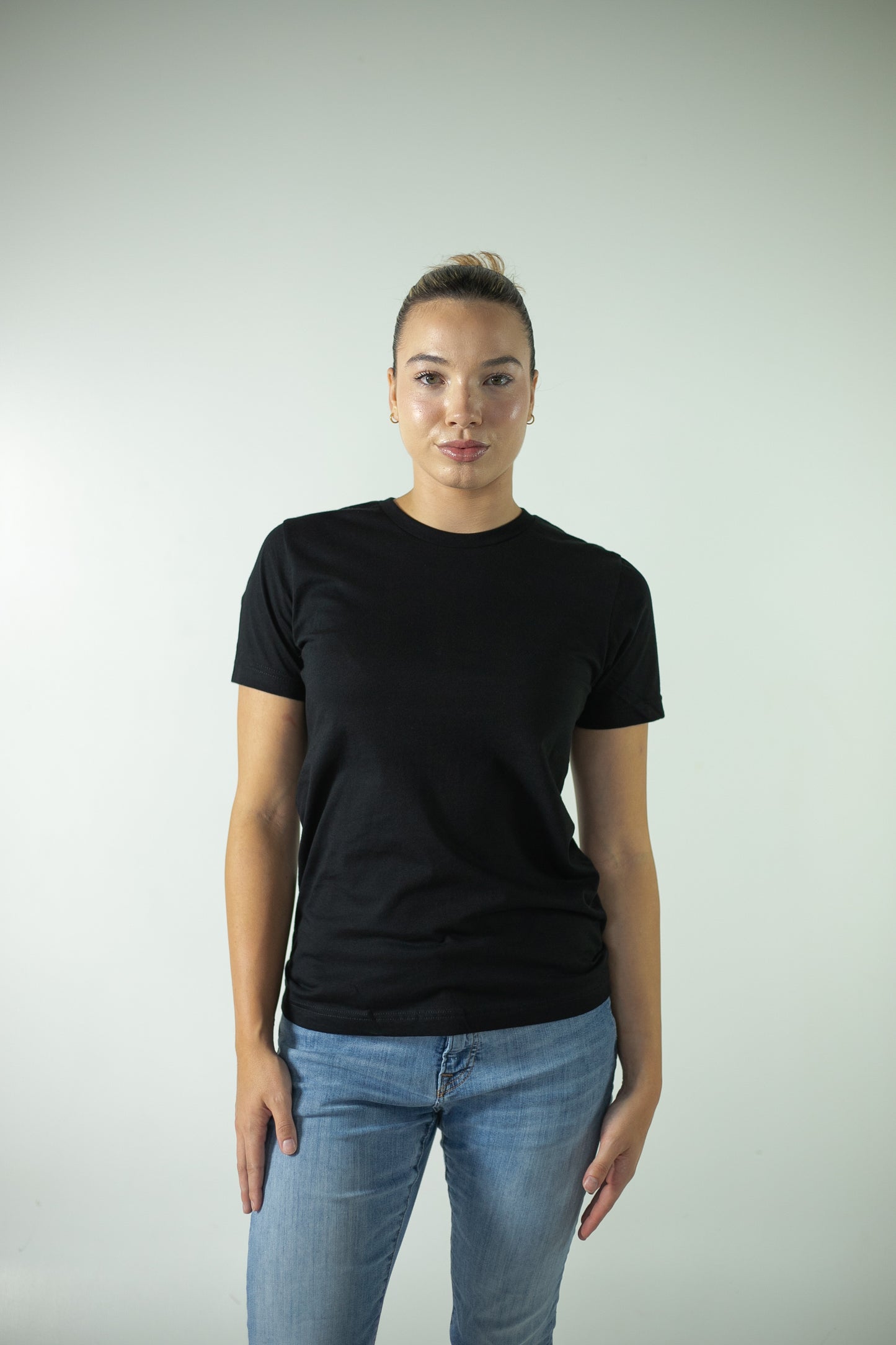 BRANDING STUDIO KIT 2: 6 WATERPROOF CAPES / 6 WATERPROOF APRONS WITH LOGO