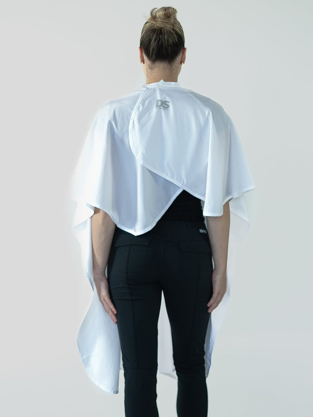 A DURASILK™ WHITE CLASSIC CAPE CUSTOM BRANDING