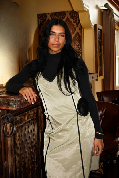 DURALUXE DUET LIQUID CHAMPAGNE PLUNGE APRON