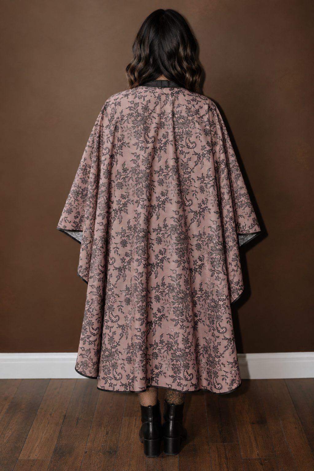 HAIRSTYLIST SKELETONS WATERPROOF MOULIN ROGUE CAPE