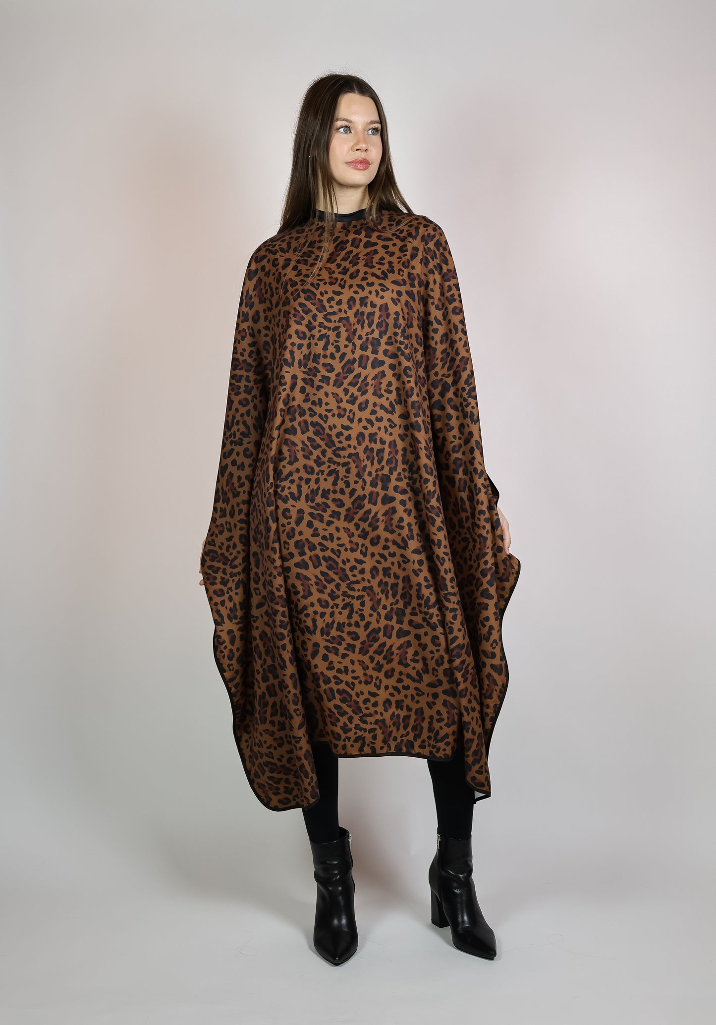 LEOPARD ADDICT CAPE