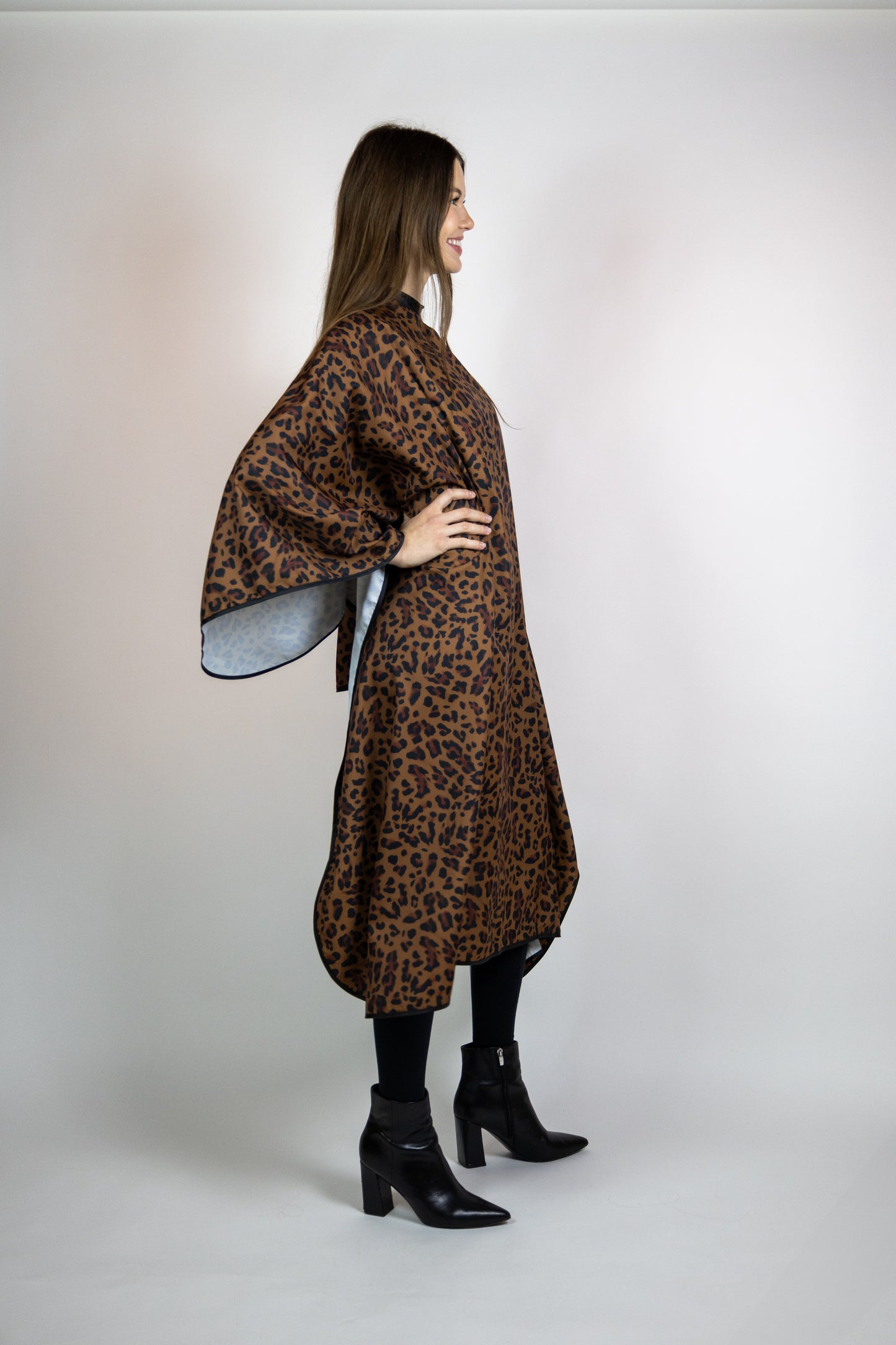 LEOPARD ADDICT CAPE