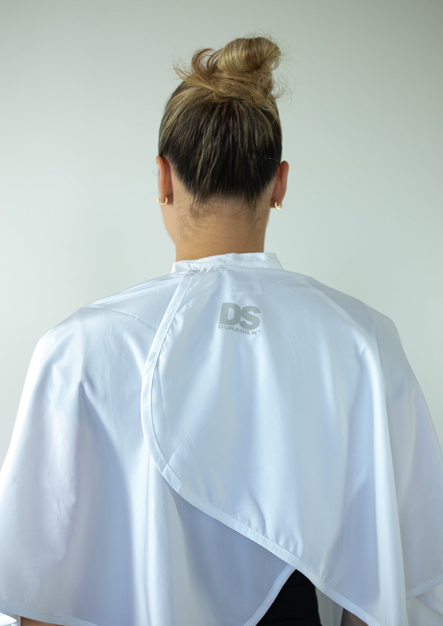 Durasilk™ White Classic Cape – Bleach Resistant