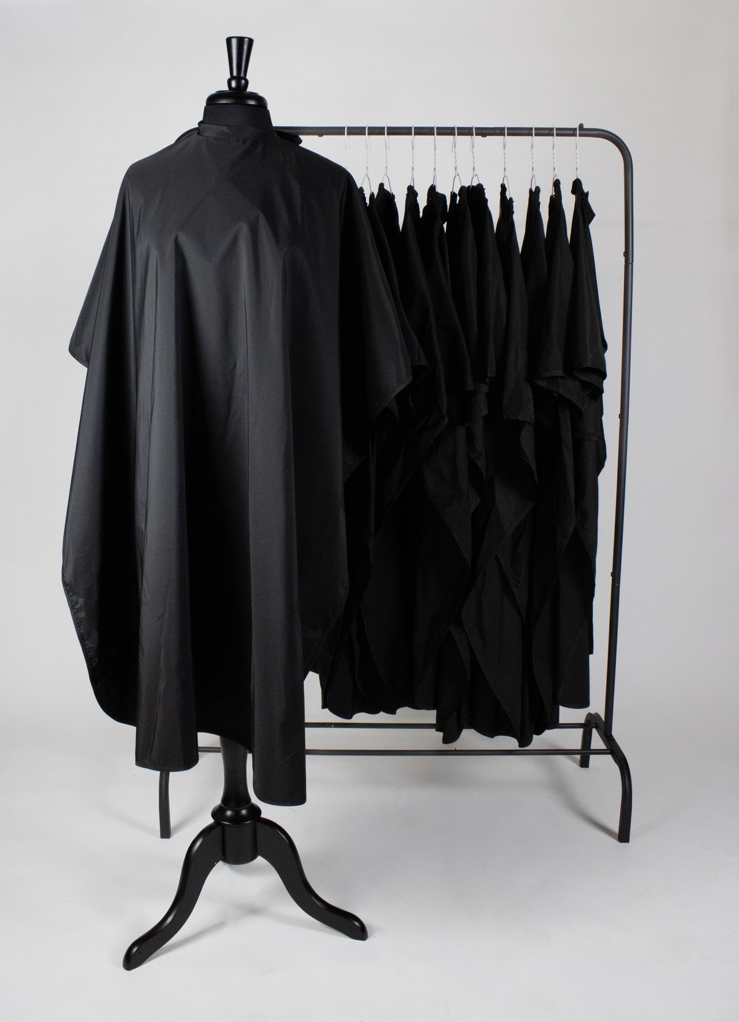 Branding Studio Kit 1: 6 Waterproof Capes / 6 Classic Capes with Logo